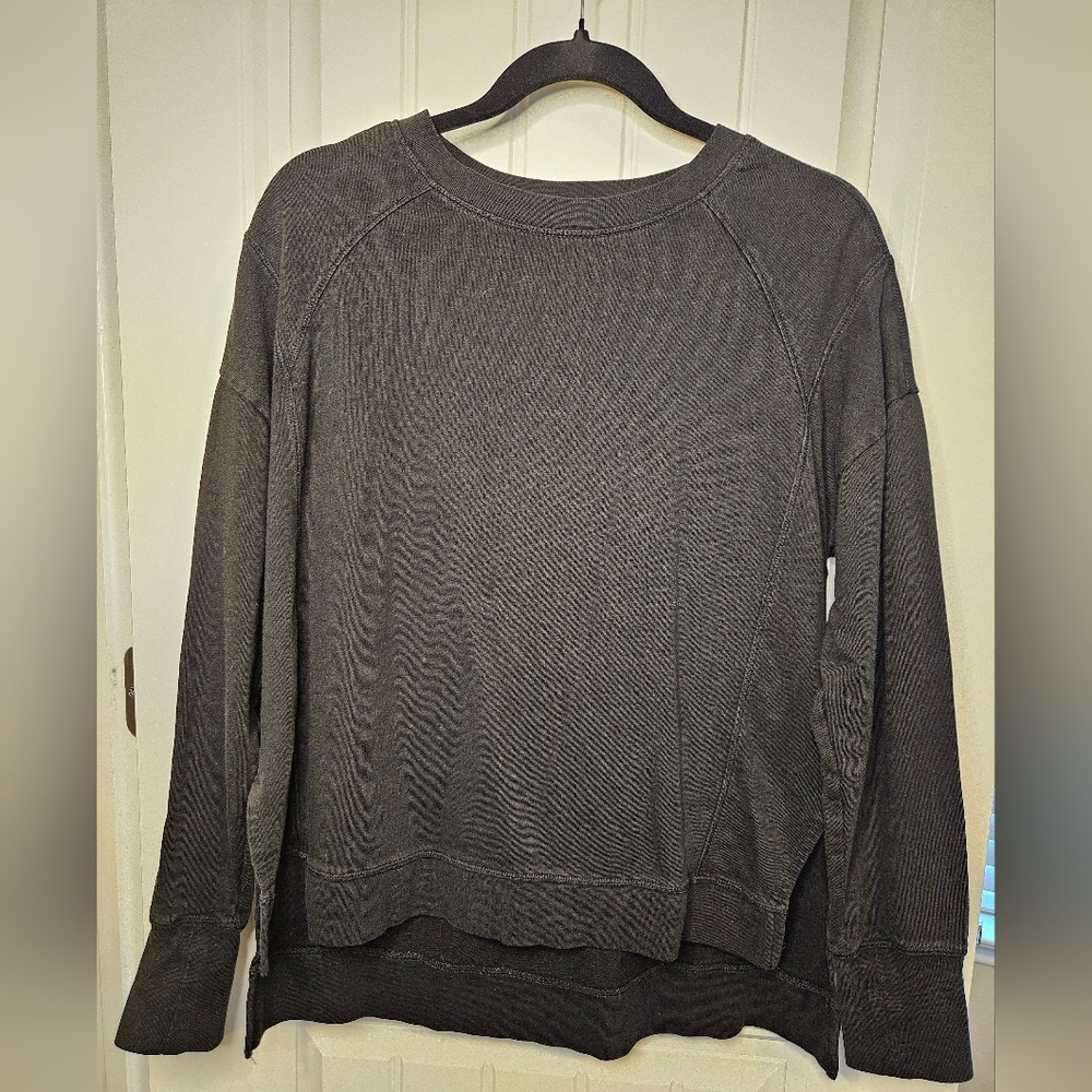 G066. Sweaty Betty After Class Split Hem Sweatshirt in Black - Size S